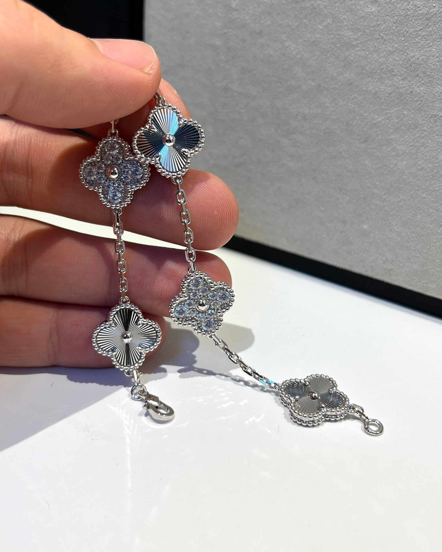 [Star]New  CLOVER 5 MOTIF LASER BRACELET COLLECTION