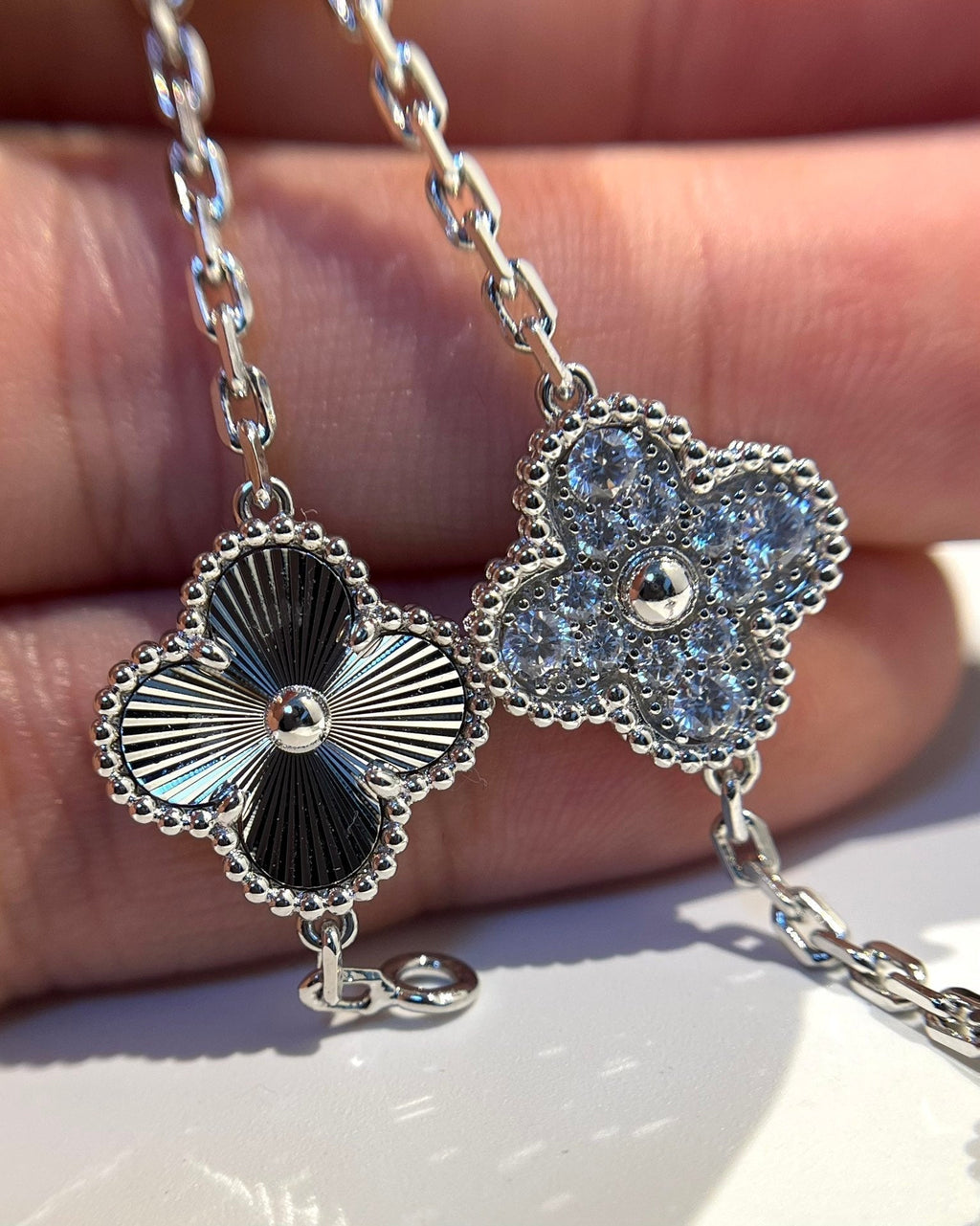[Star]New  CLOVER 5 MOTIF LASER BRACELET COLLECTION
