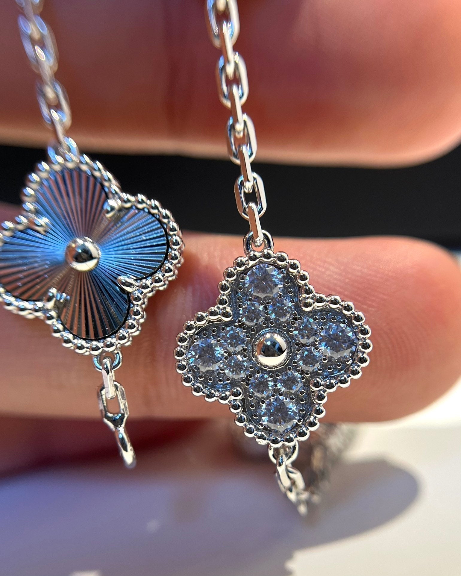 [Star]New  CLOVER 5 MOTIF LASER BRACELET COLLECTION