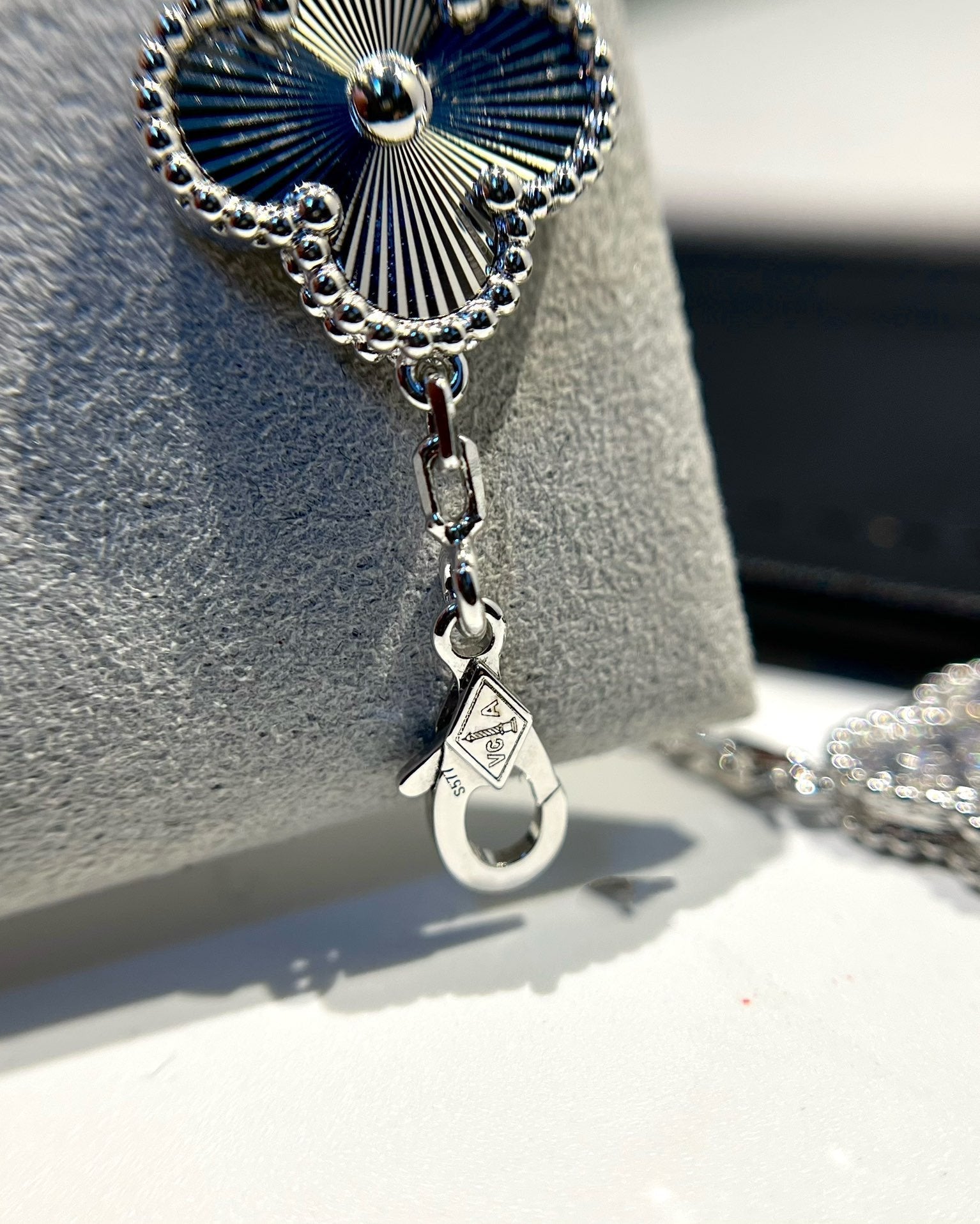 [Star]New  CLOVER 5 MOTIF LASER BRACELET COLLECTION