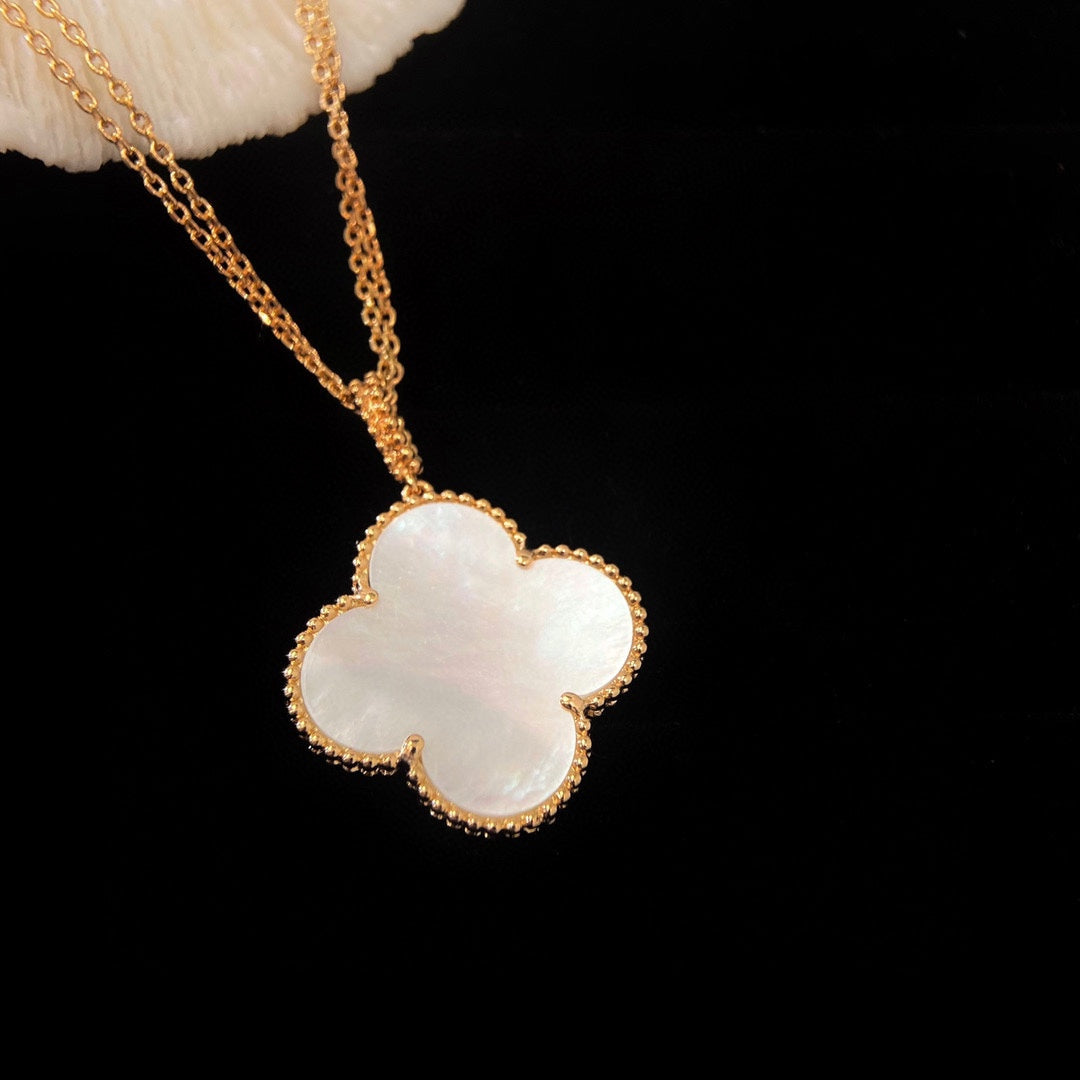 ¡®Star¡¯CLOVER 25MM MOP LARGE PENDANT NECKLACE