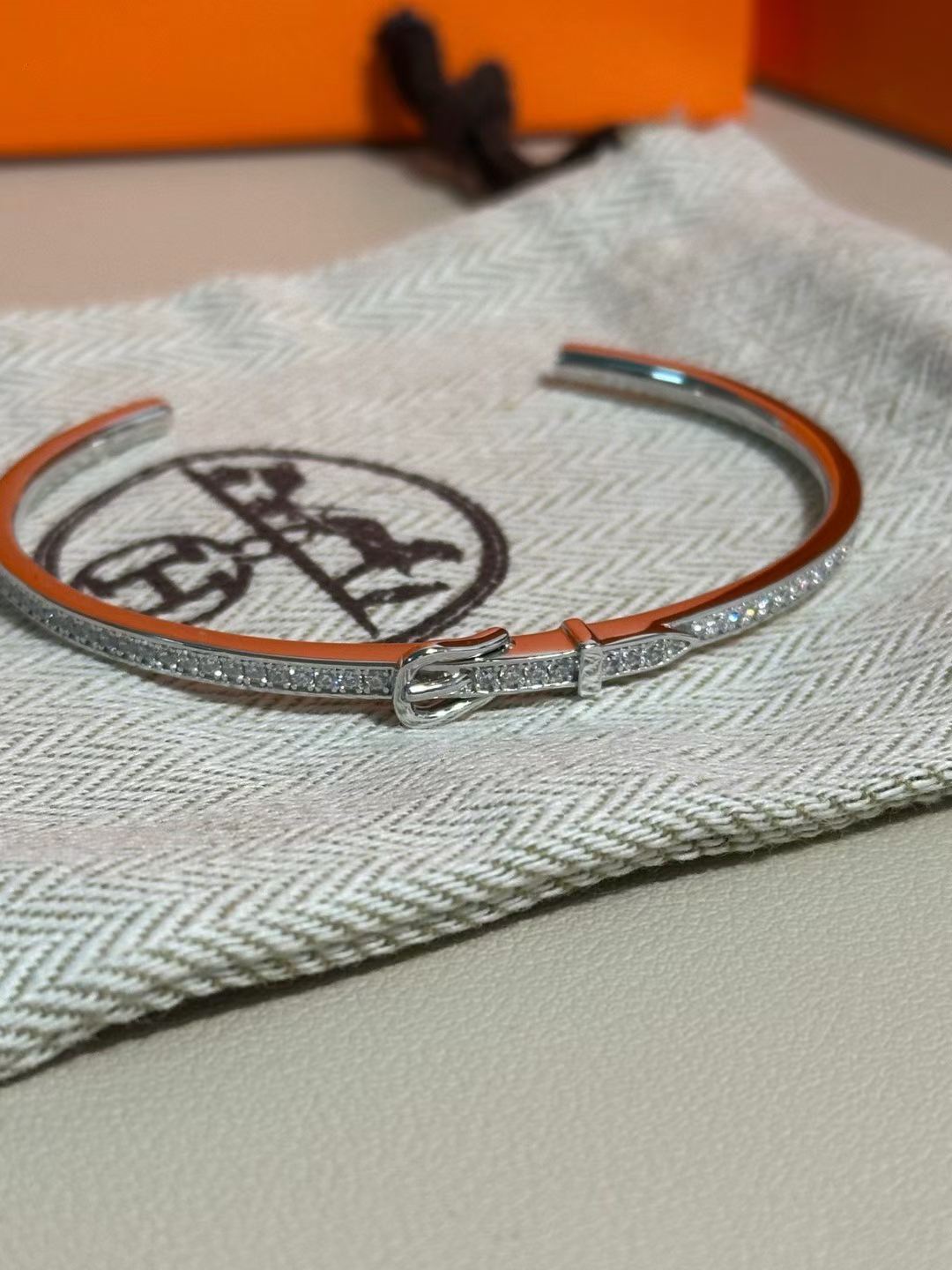 [Star] DIAMOND-ENCRUSTED BRACELET THREE COLORS