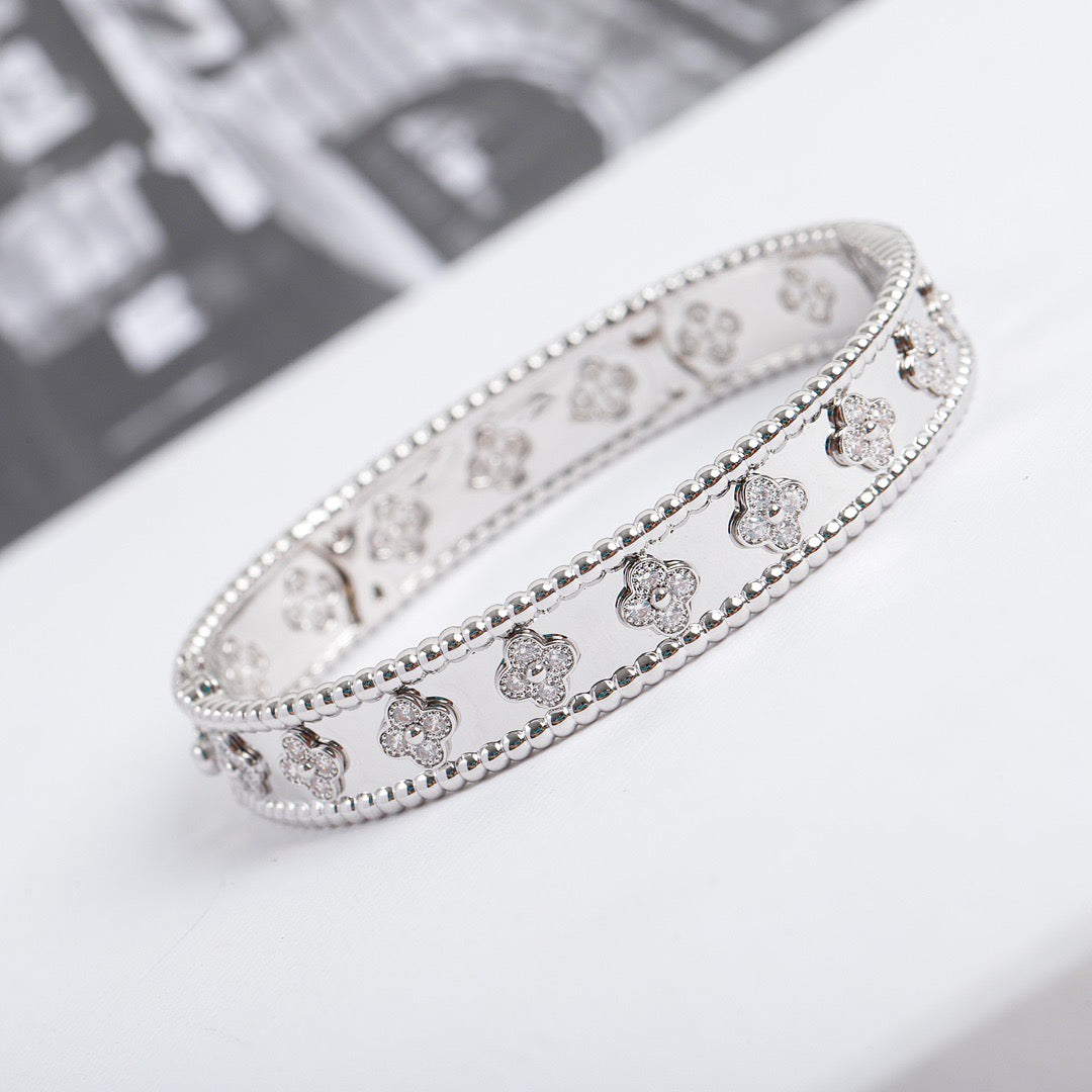 ¡®Star¡¯CLOVER BRACELET 8MM DIAMONDS