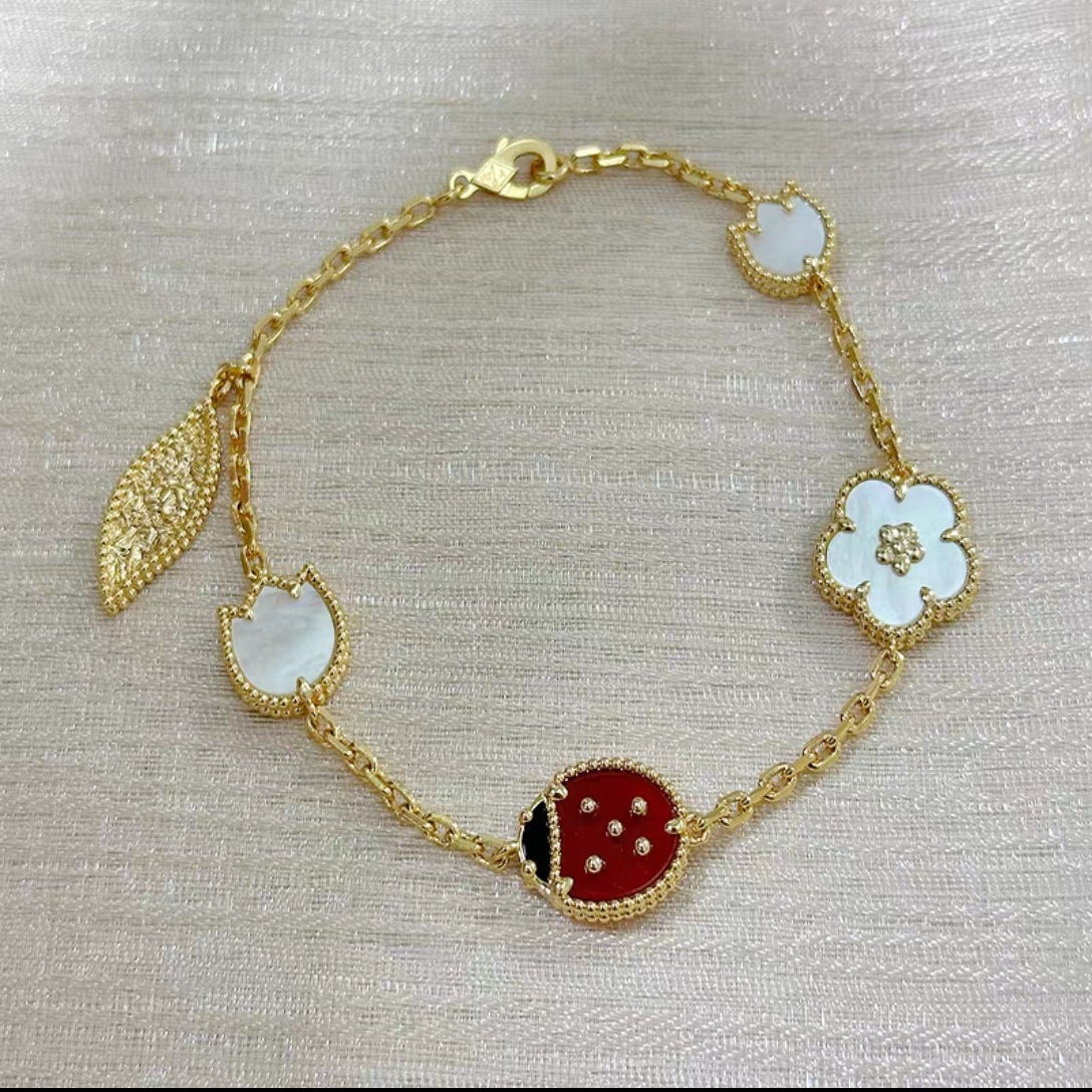¡®Star¡¯LUCKY SPRING 5 MOTIF BRACELET