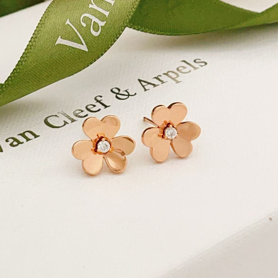 ¡®Star¡¯FRIVOLE MINI FLOWER EARRINGS