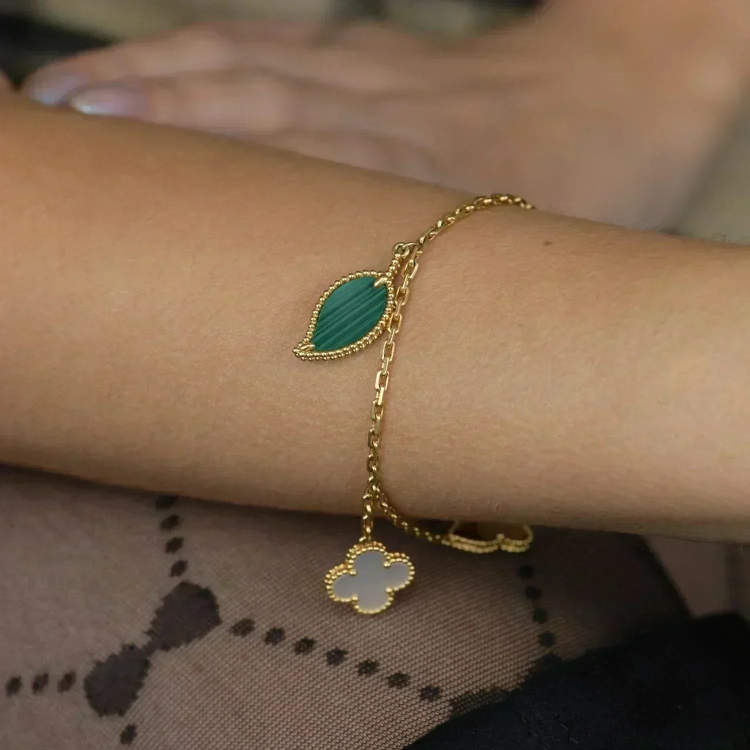 ¡®Star¡¯LUCKY SPRING 5 MOTIF GOLD BRACELET
