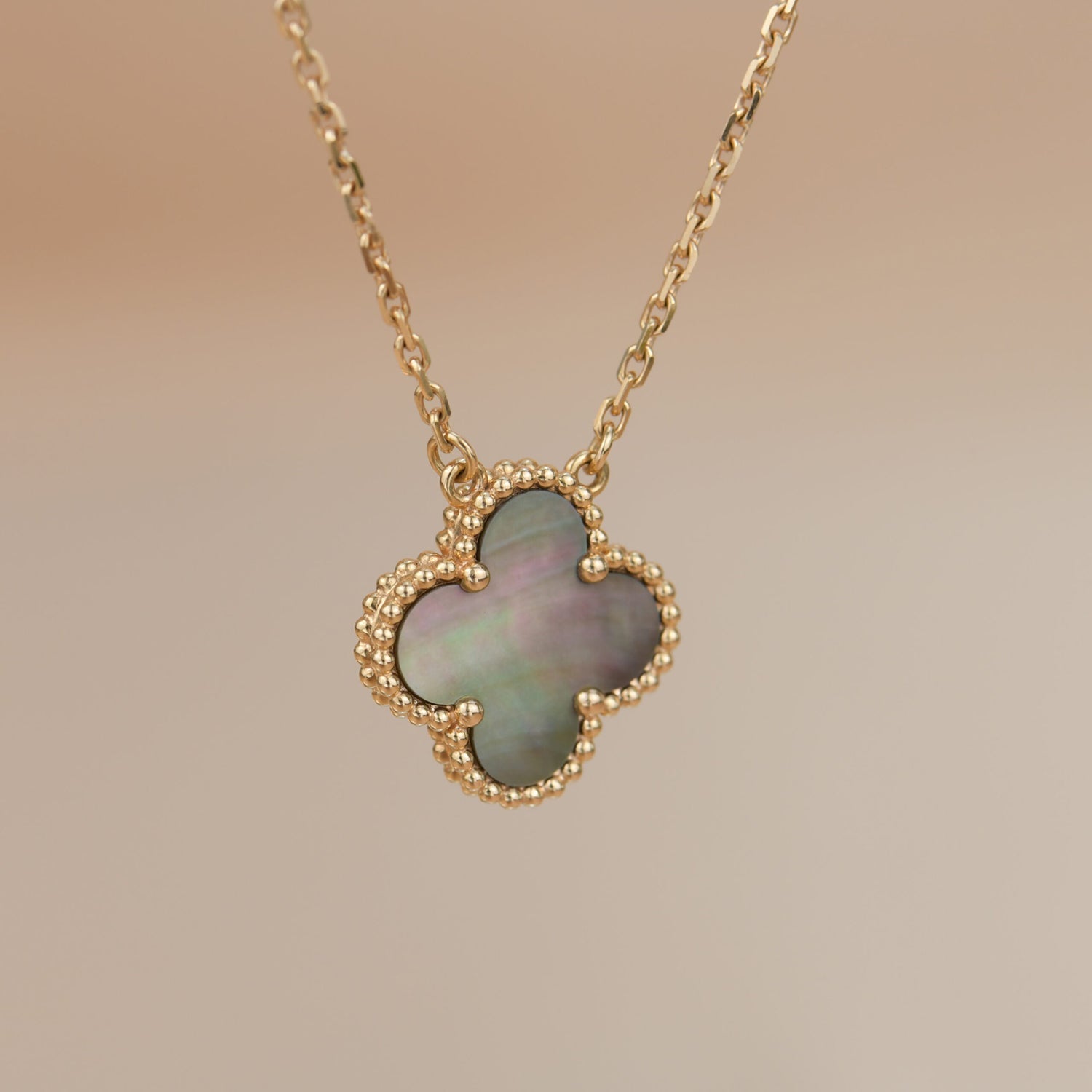 ¡®Star¡¯CLOVER 15MM  GRAY MOTHER OF PEARL NECKLACE