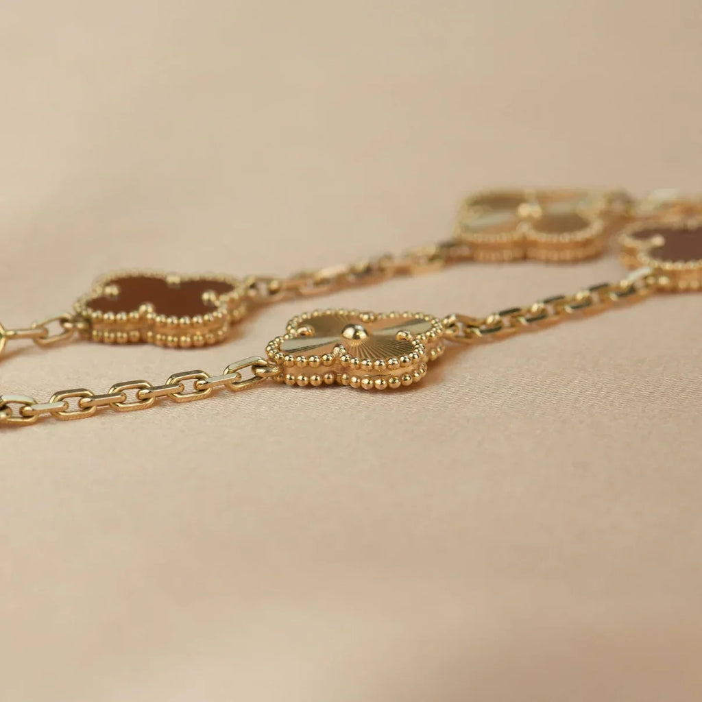 [Star]New  CLOVER 5 MOTIF RED CORNELIAN BRACELET COLLECTION