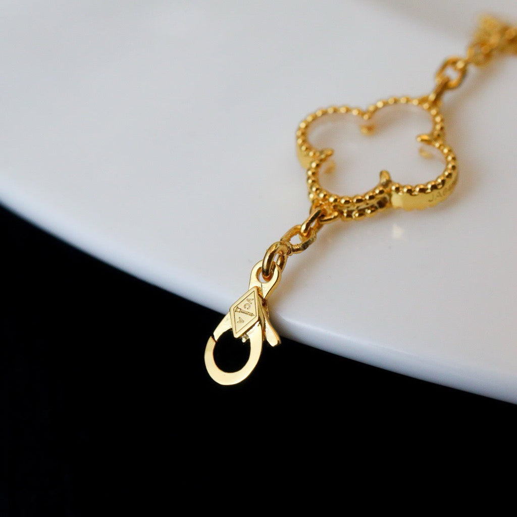 [Star]New CLOVER 5 MOTIF ROCK CRYSTAL BRACELET