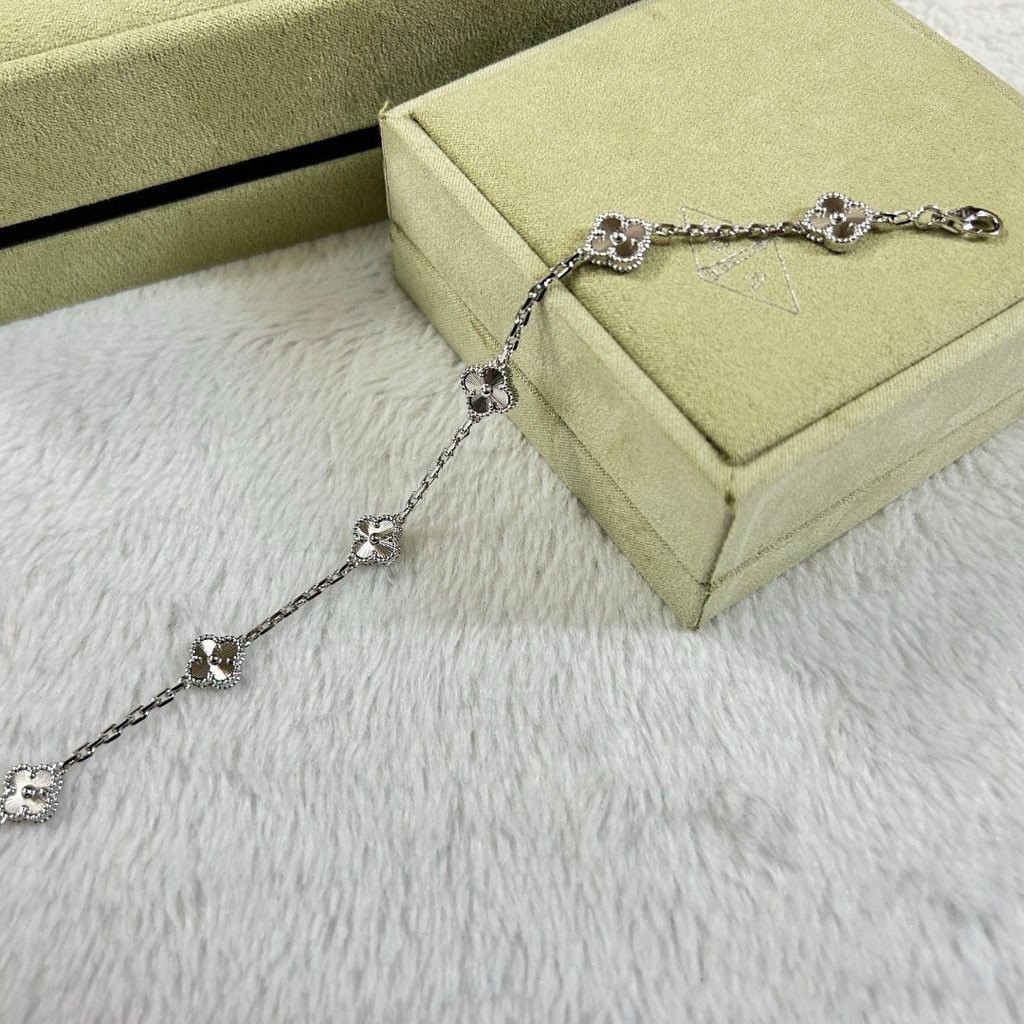 [Star]New CLOVER 6 MOTIF DIAMOND BRACELET