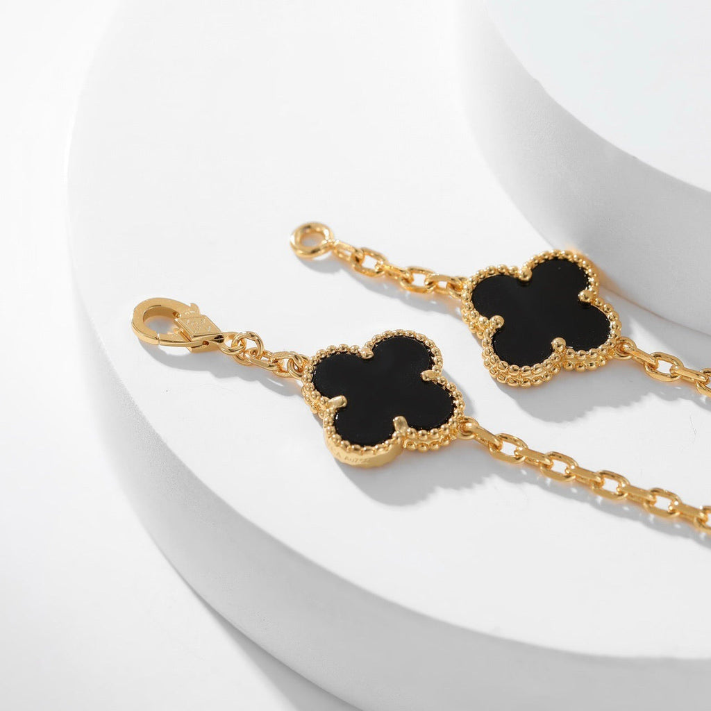 ¡®Star¡¯CLOVER 10 MOTIFS ONYX NECKLACE