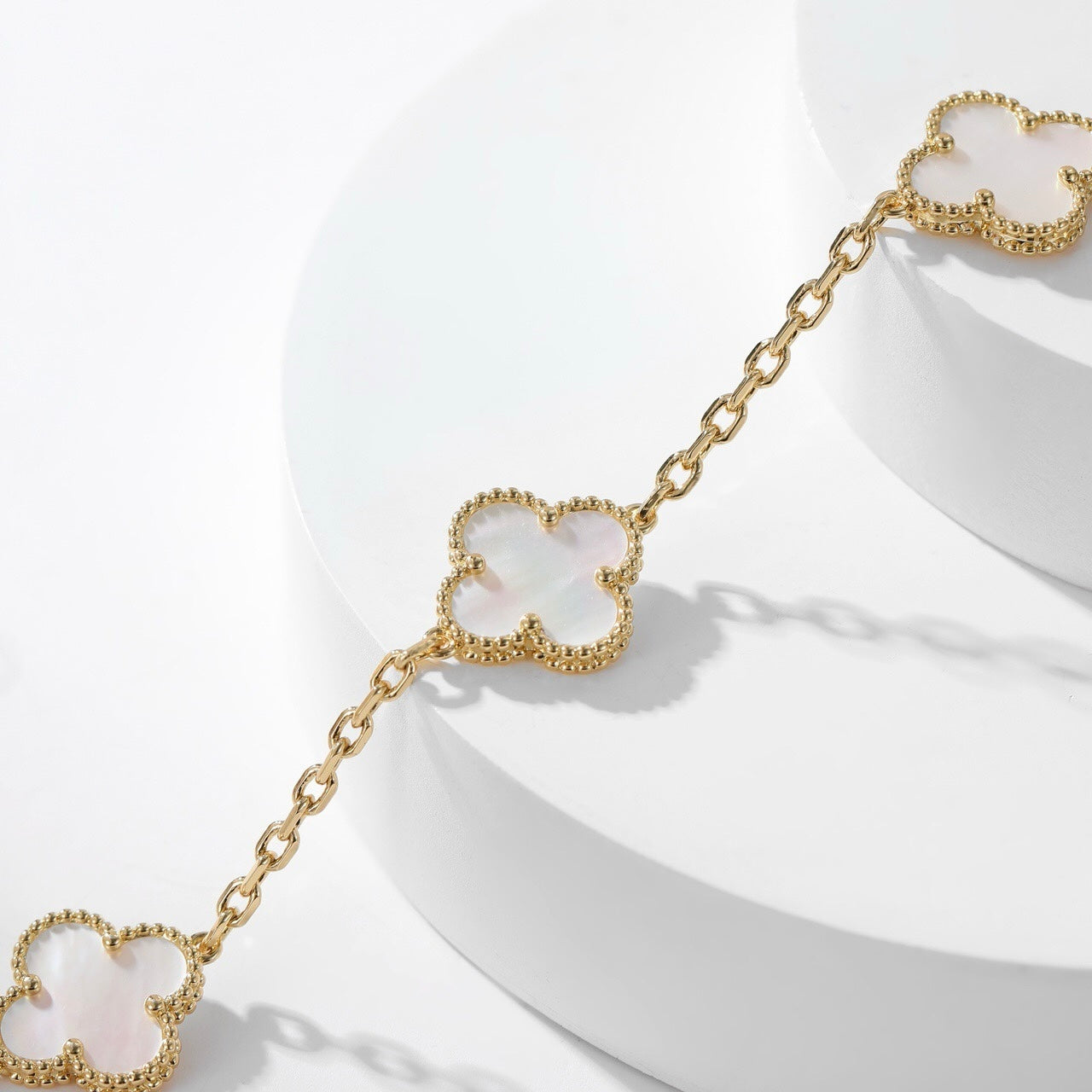 ¡®Star¡¯CLOVER 10 MOTIFS WHITE MOTHER OF PEARL NECKLACE