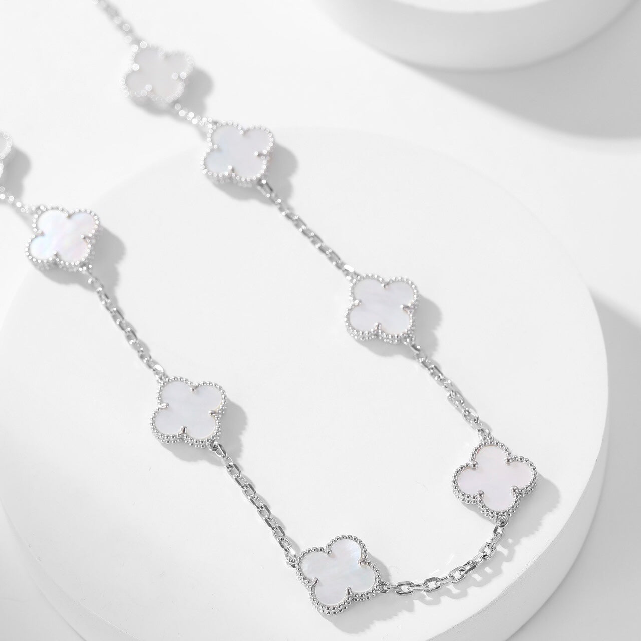 ¡®Star¡¯CLOVER 10 MOTIFS WHITE MOTHER OF PEARL NECKLACE