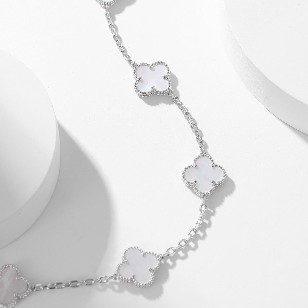 ¡®Star¡¯CLOVER 10 MOTIFS WHITE MOTHER OF PEARL NECKLACE
