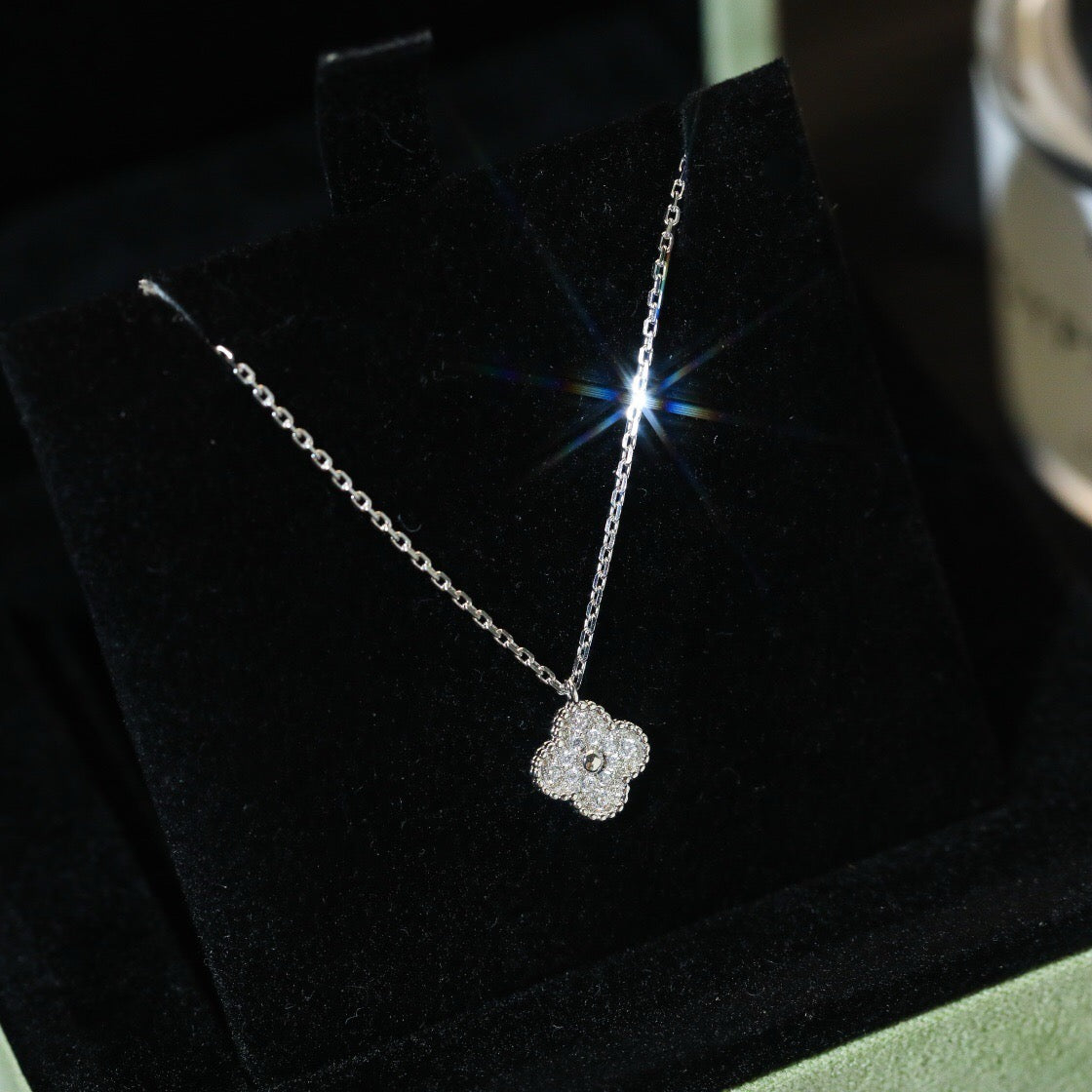 ¡®Star¡¯CLOVER MINI 9.5MM PENDANT DIAMOND NECKLACE