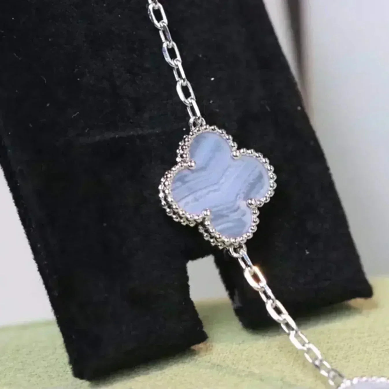 [Star]New  CLOVER 5 MOTIF PURPLE CHALCEDONY BRACELET COLLECTION