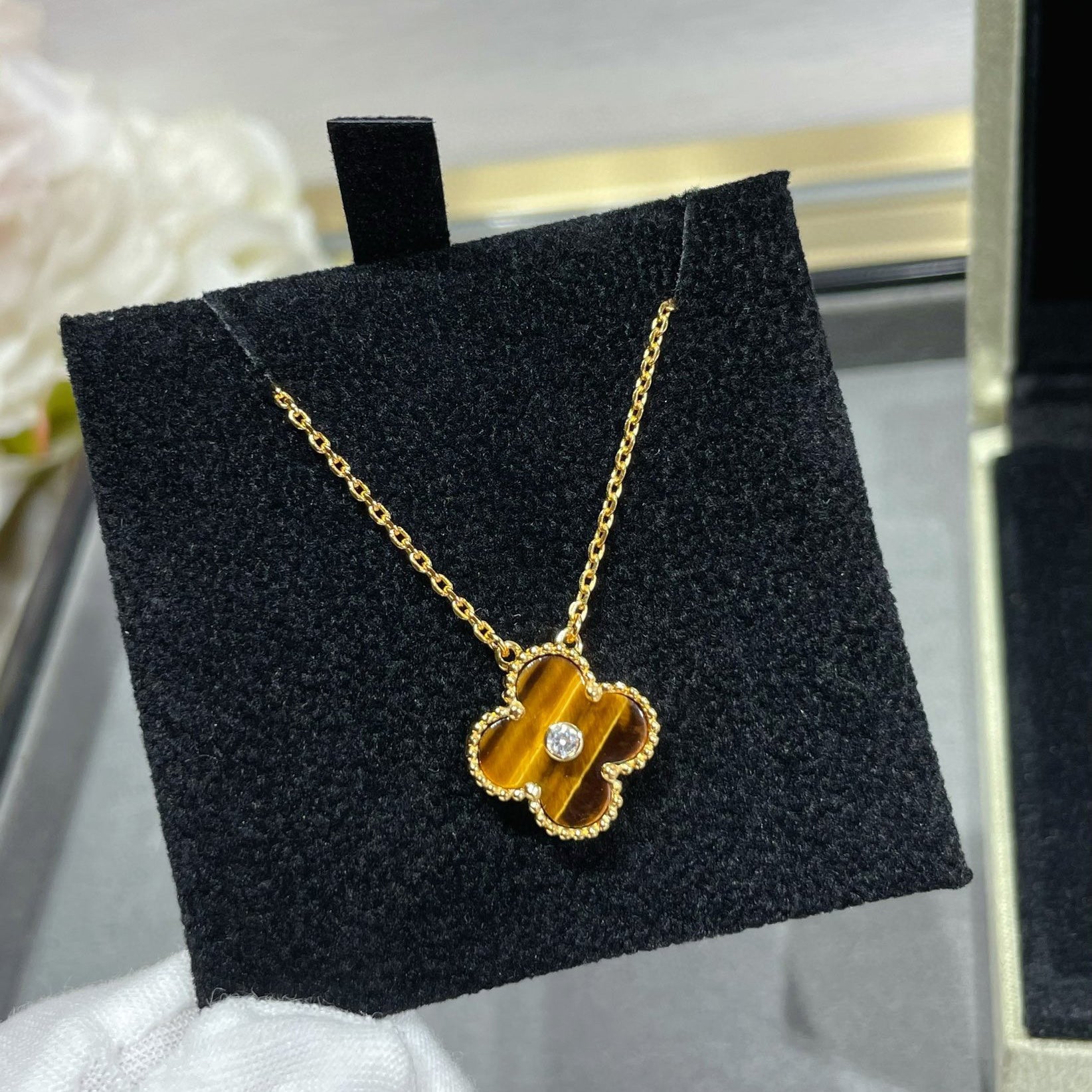 ¡®Star¡¯CLOVER 15MM DIAMOND AND YELLOW TIGER'S EYE AGATE necklace