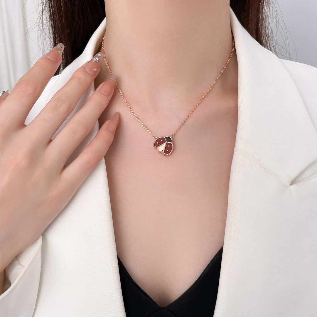 ¡®Star¡¯LUCKY  CARNELIANS LADYBUG NECKLACE