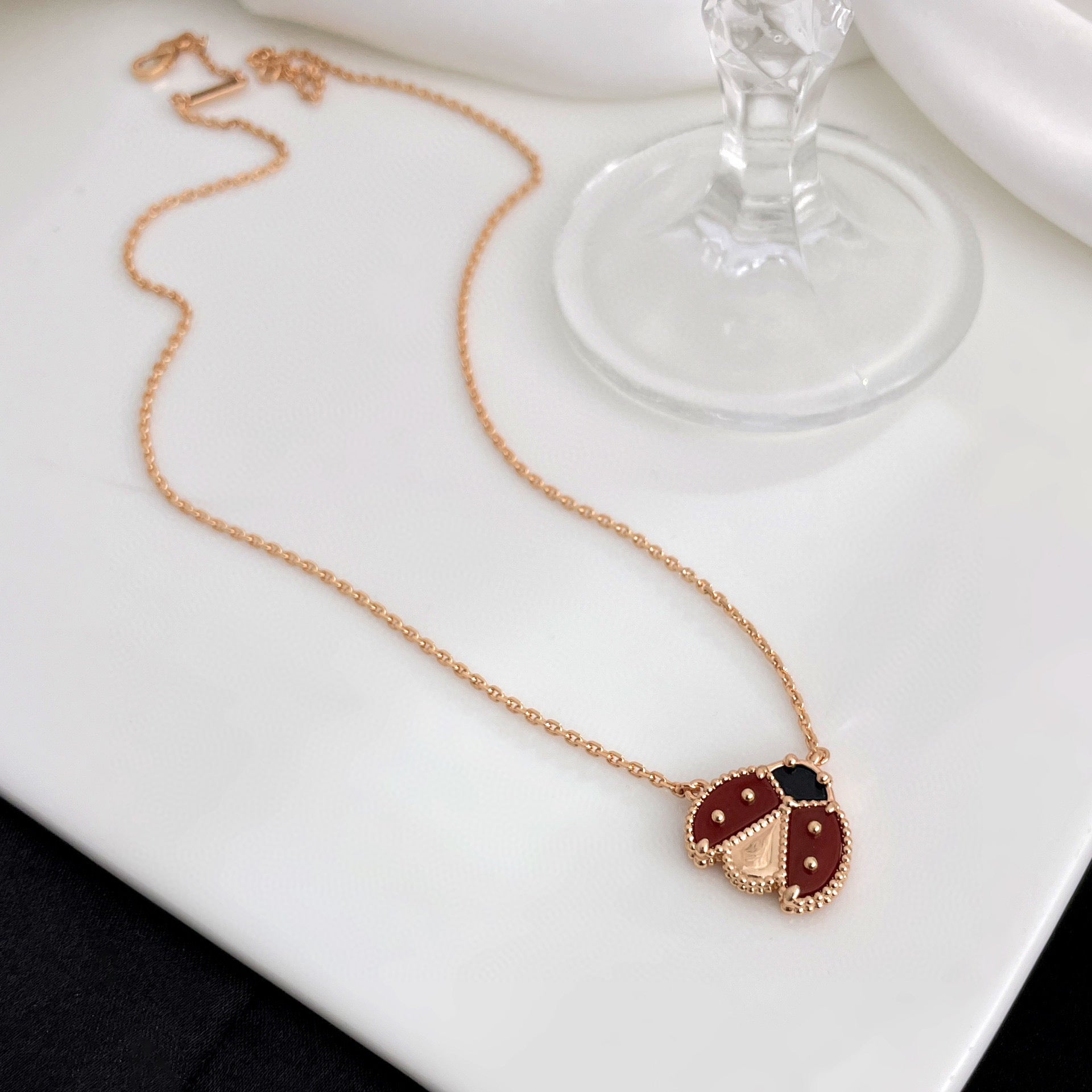 ¡®Star¡¯LUCKY  CARNELIANS LADYBUG NECKLACE