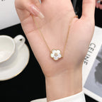 ¡®Star¡¯LUCKY  WHITE MOP  PLUM BLOSSOM NECKLACE