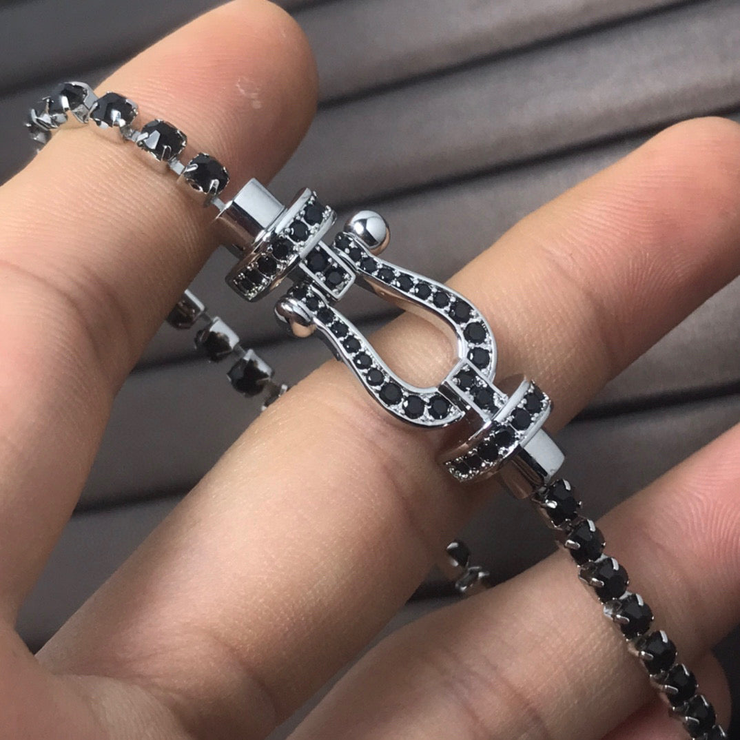¡®Star¡¯FORCE  LARGE HORSESHOE FULL DIAMOND TENNIS BRACELET