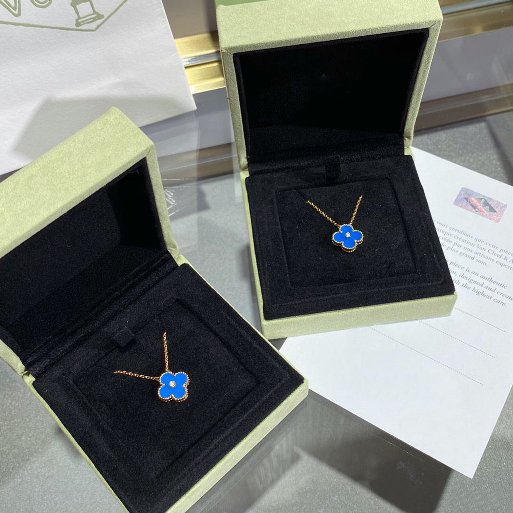 ¡®Star¡¯CLOVER 15MM DIAMOND AND BLUE AGATE NECKLACE