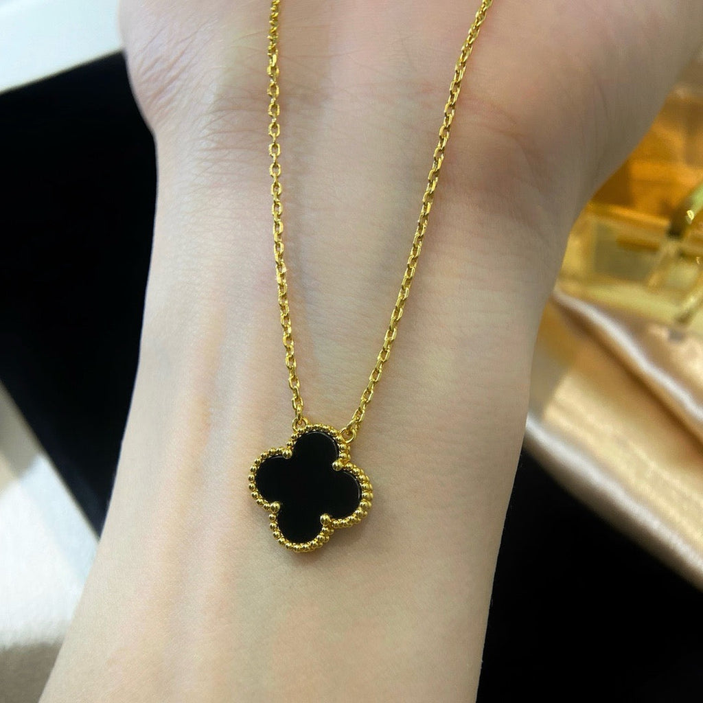 ¡®Star¡¯CLOVER 15MM BLACK ONYX SINGLE FLOWER NECKLACE