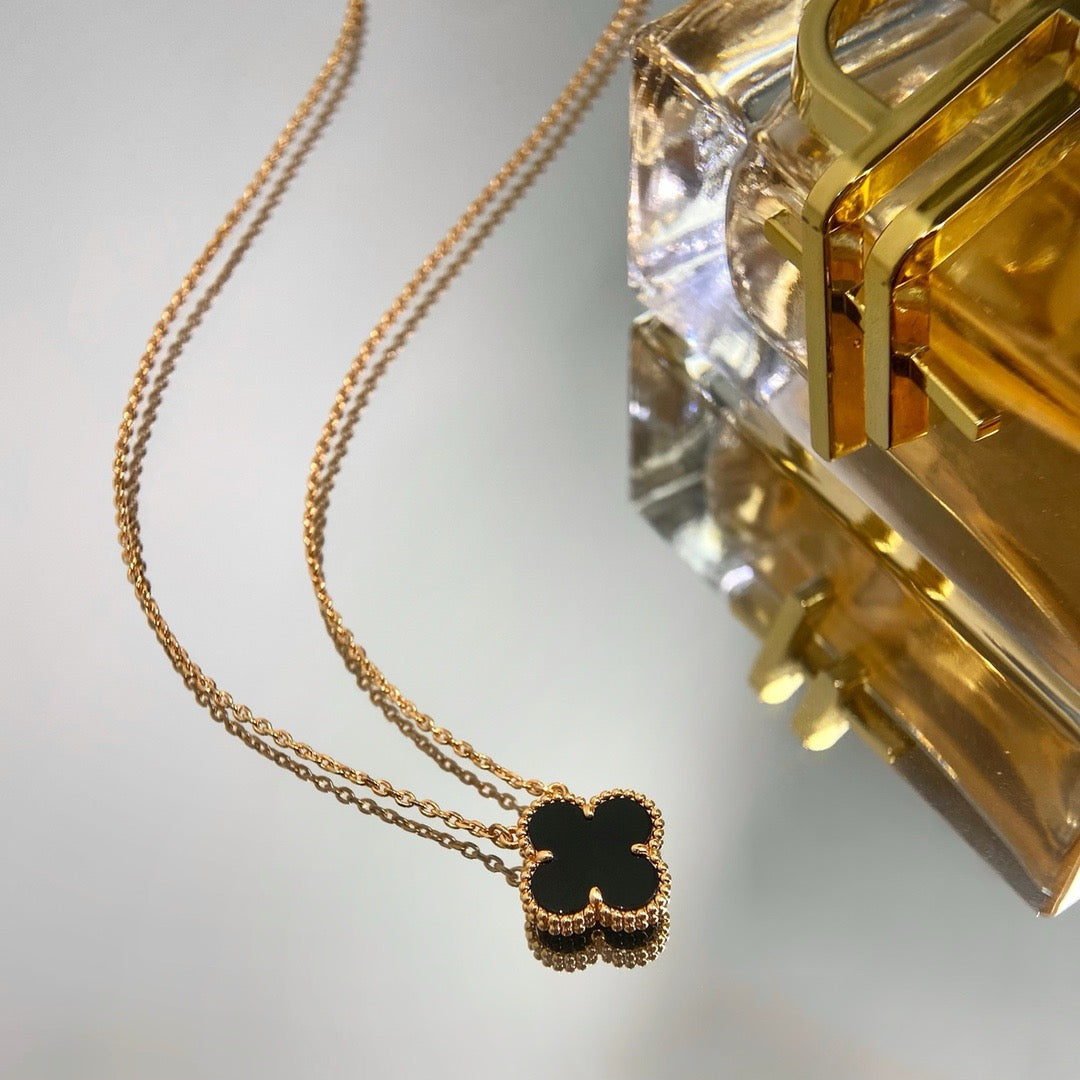 ¡®Star¡¯CLOVER 15MM BLACK ONYX SINGLE FLOWER NECKLACE