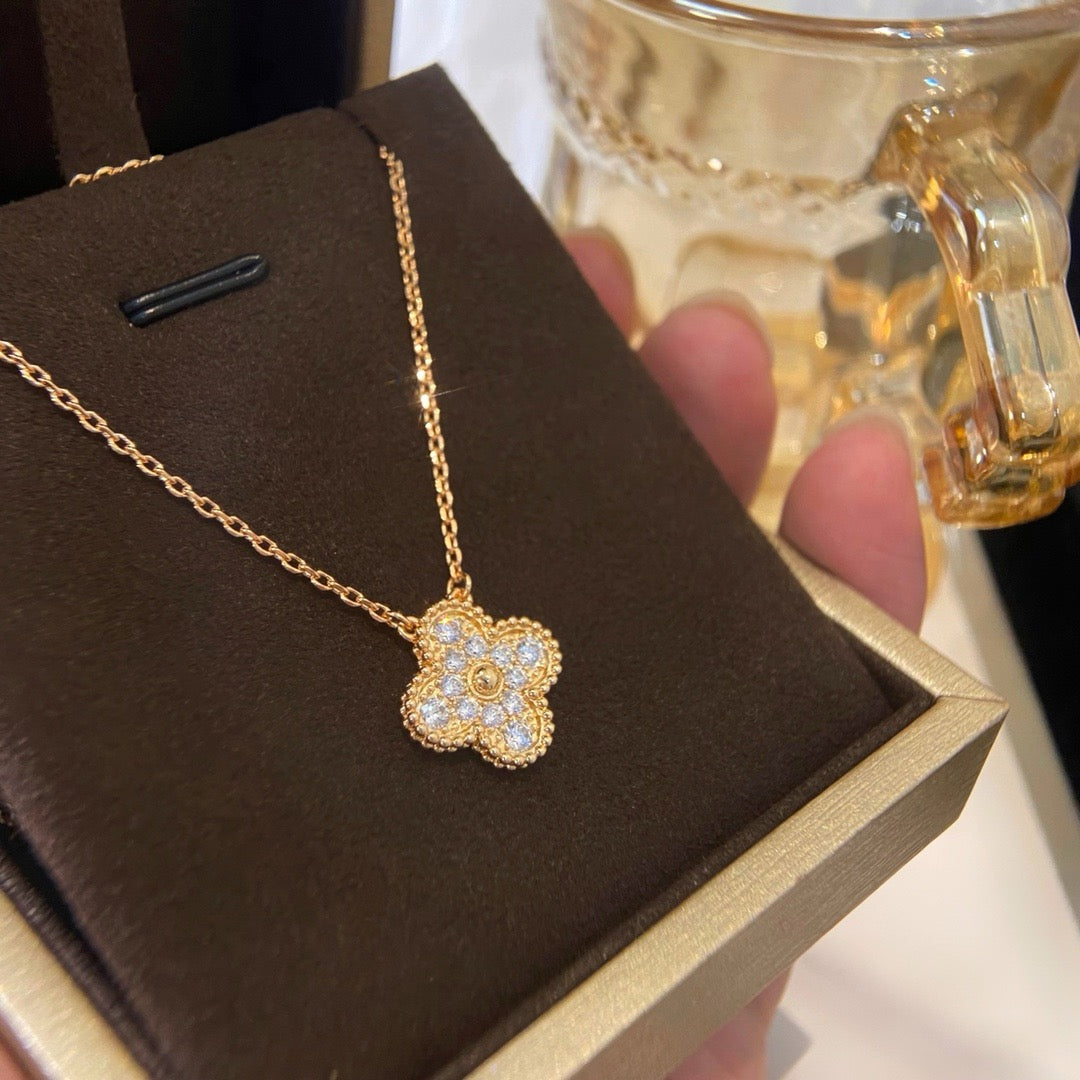 ¡®Star¡¯CLOVER 15MM DIAMOND SINGLE FLOWER NECKLACE