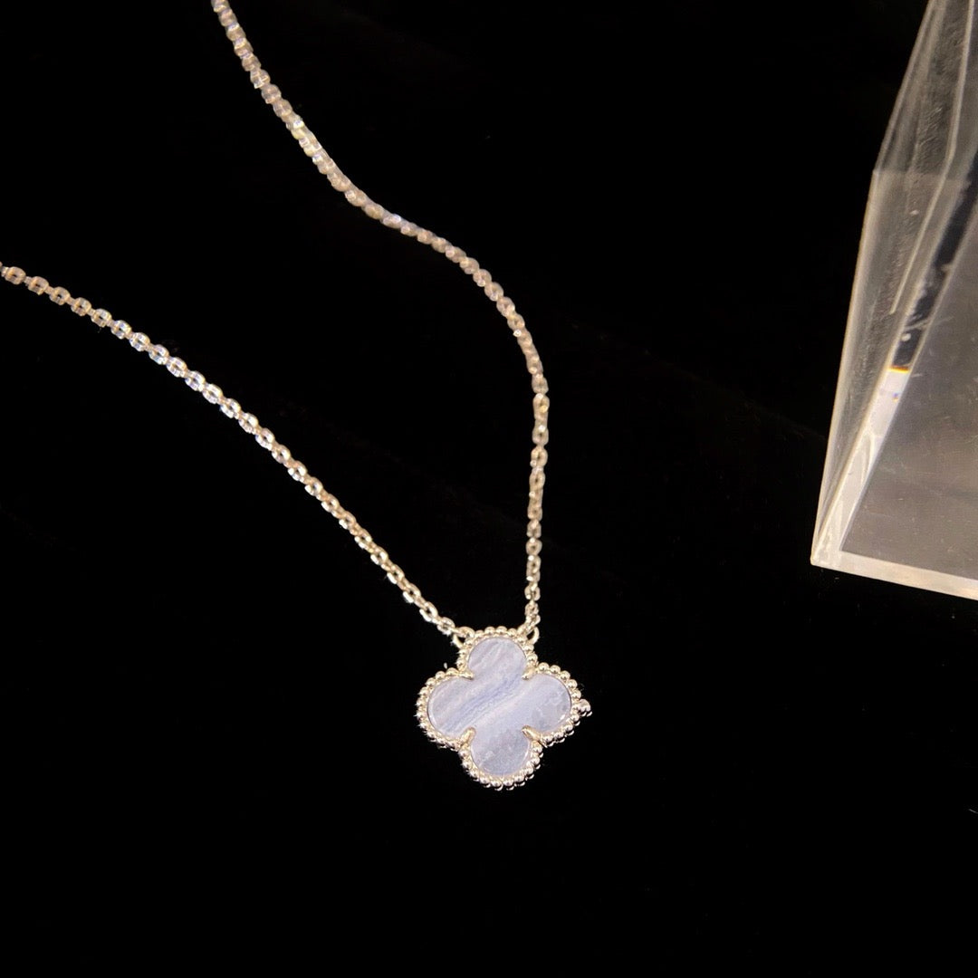 ¡®Star¡¯CLOVER 15MM BLUE CHALCEDONY NECKLACE SILVER