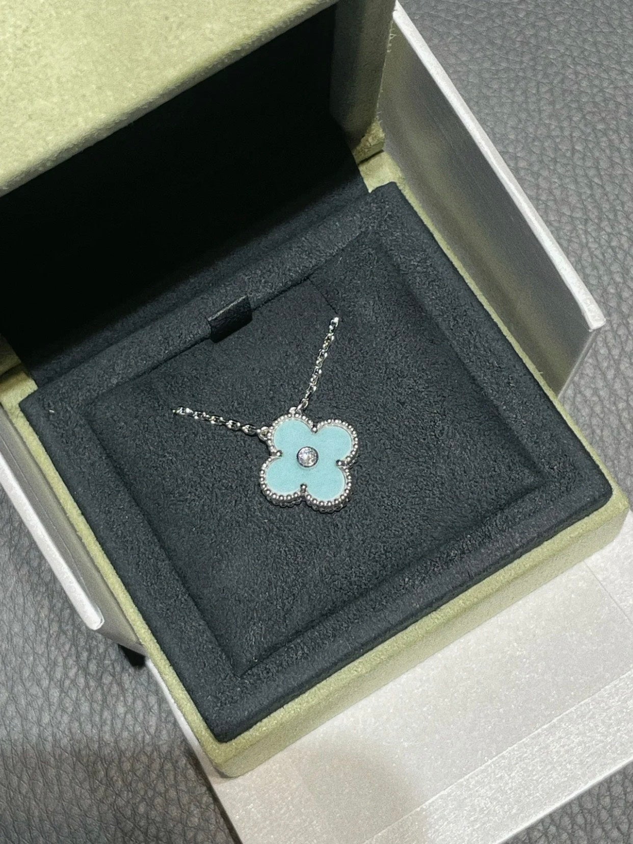 ¡®Star¡¯CLOVER 1 DIAMOND LIGHT BLUE SILVER NECKLACE