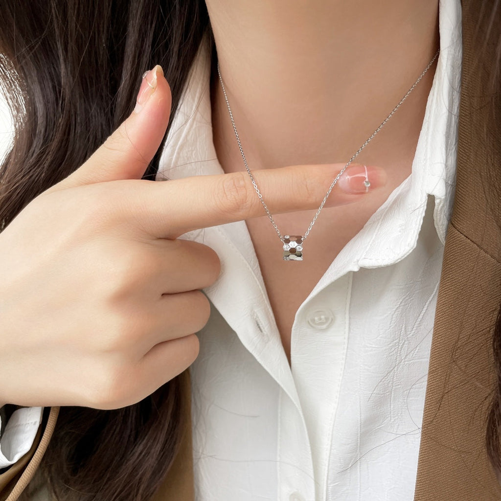 ¡®Star¡¯BEE MINI PEDANT DIAMOND NECKLACE