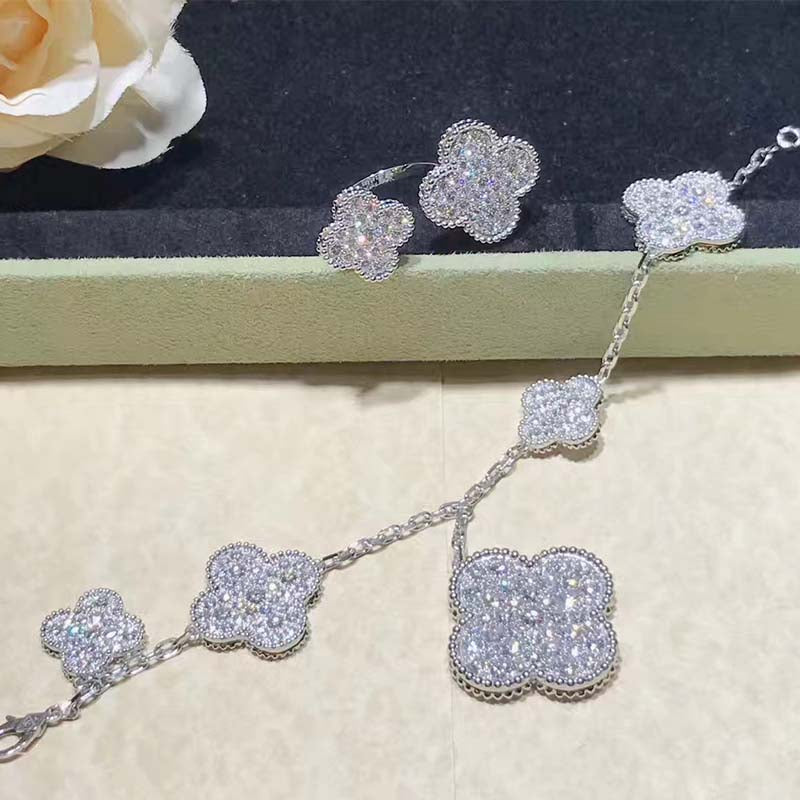 ¡®Star¡¯CLOVER 6 MOTIFS SILVER DIAMOND BRACELET