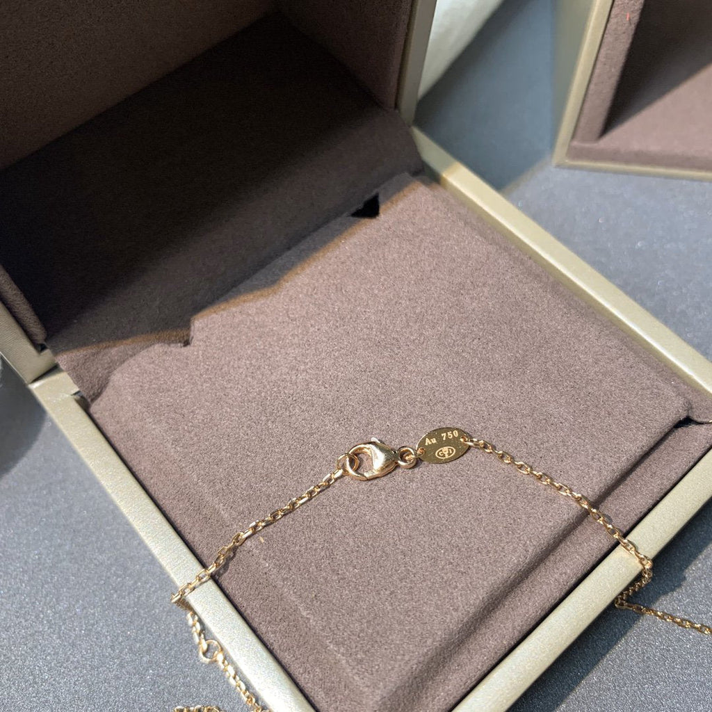 ¡®Star¡¯JEUX DE PINK GOLD DIAMOND NECKLACE