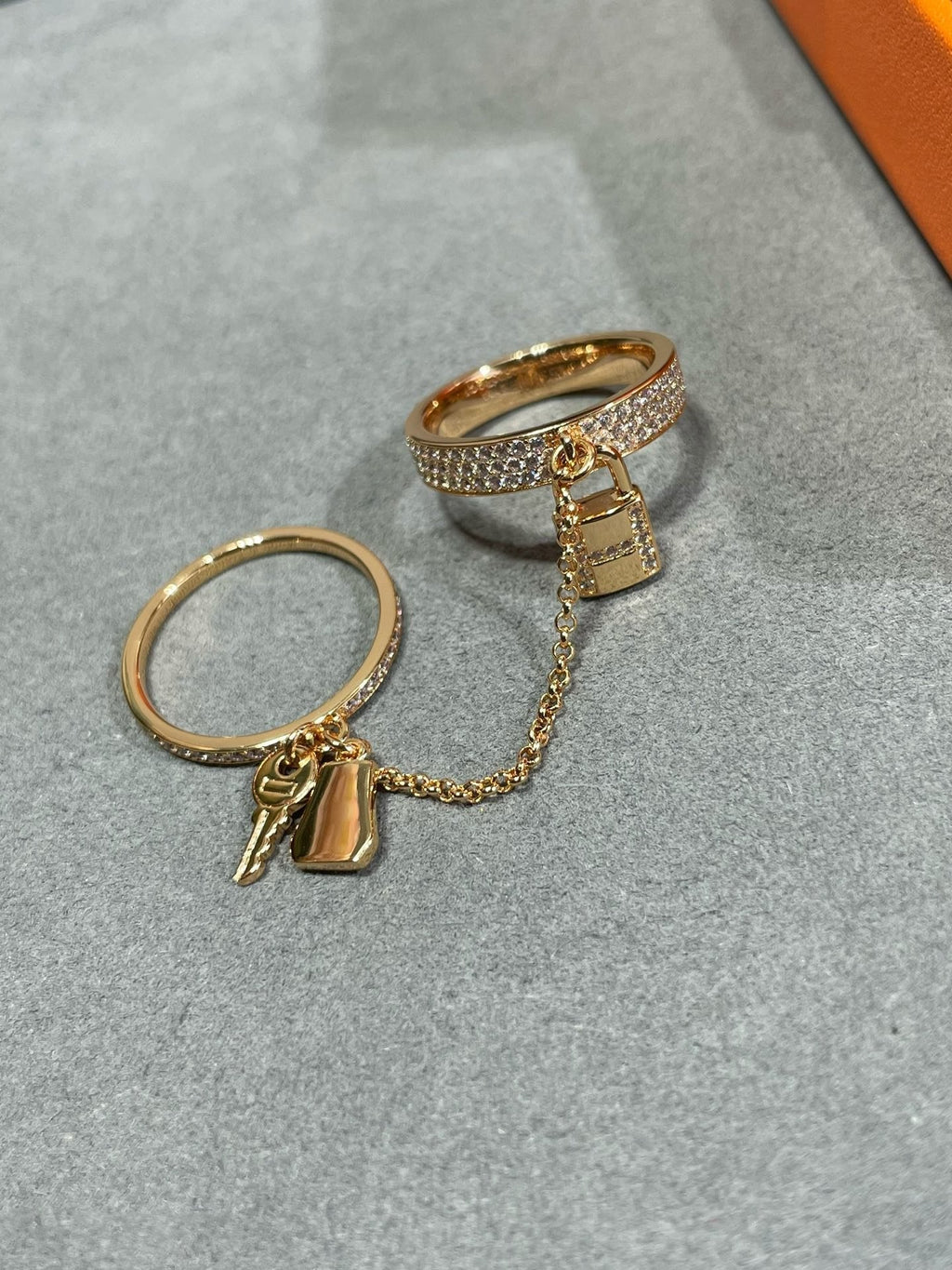 ¡®Star¡¯HM KELLY CLOCHETTE DOUBLE RING IN  WITH DIAMONDS