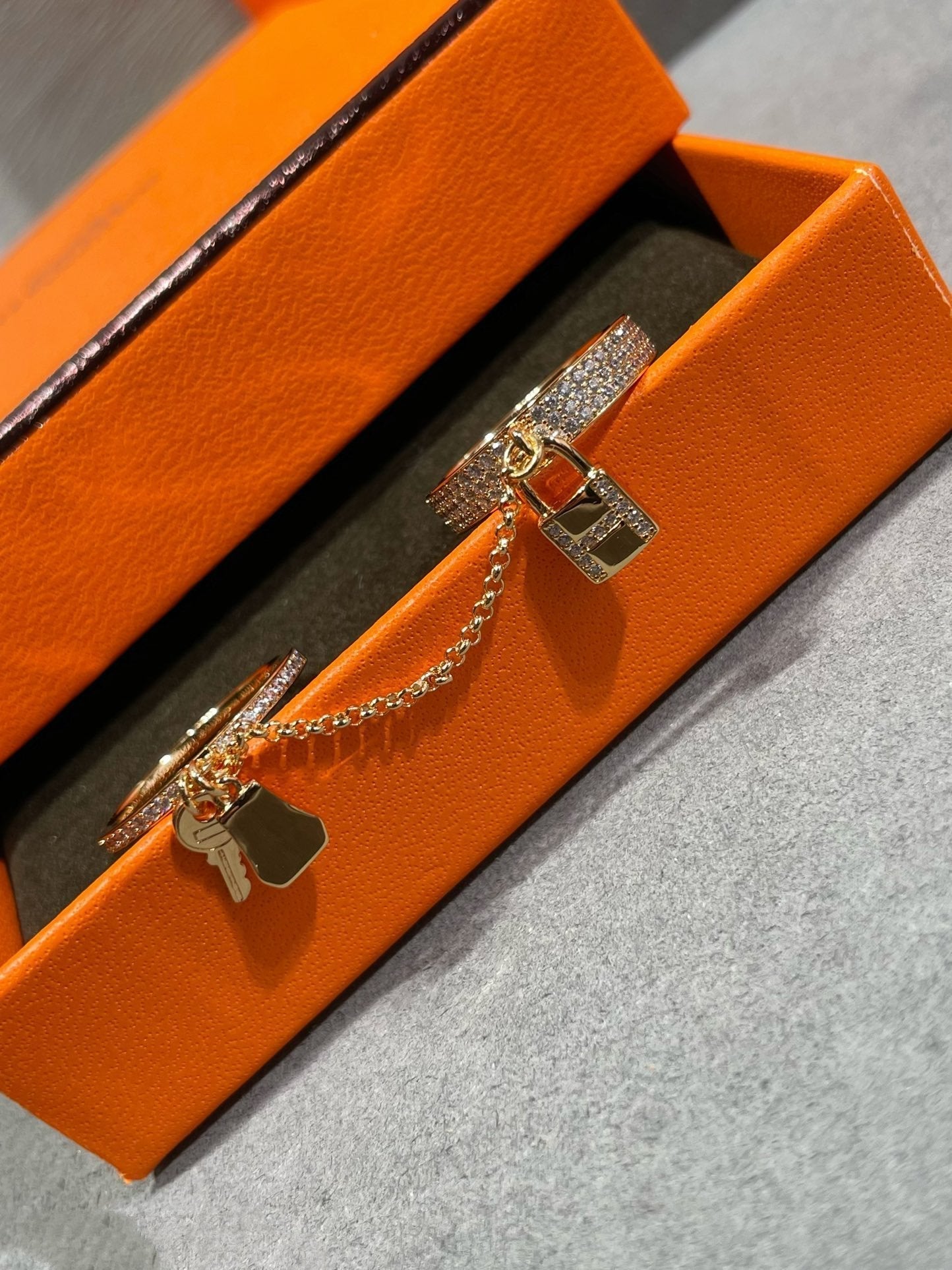 ¡®Star¡¯HM KELLY CLOCHETTE DOUBLE RING IN  WITH DIAMONDS