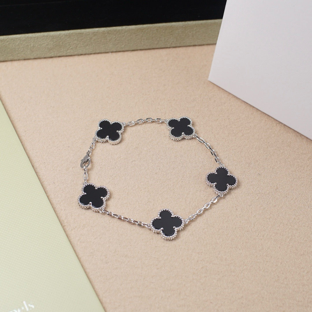 [Star]New CLOVER 5 MOTIF ONYXS BRACELET COLLECTION