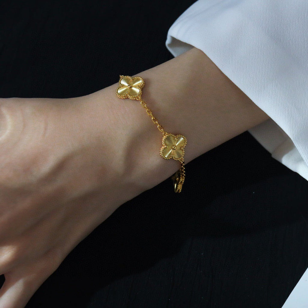 [Star]New  CLOVER 5 MOTIF LASER BRACELET COLLECTION