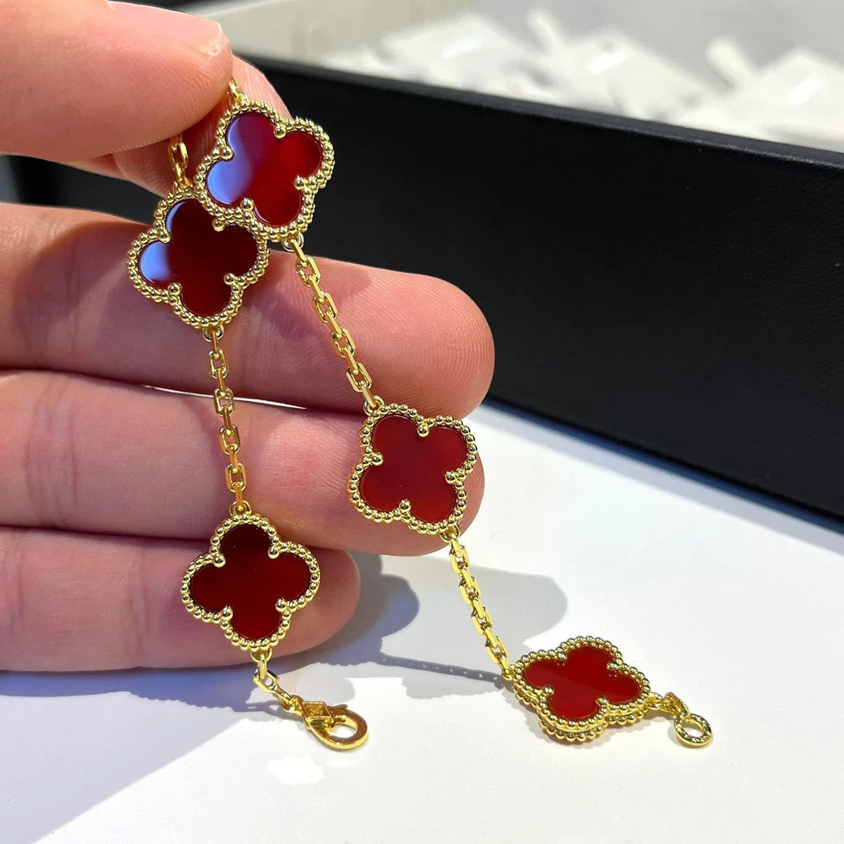 [Star]New  CLOVER 5 MOTIF RED CORNELIAN BRACELET COLLECTION