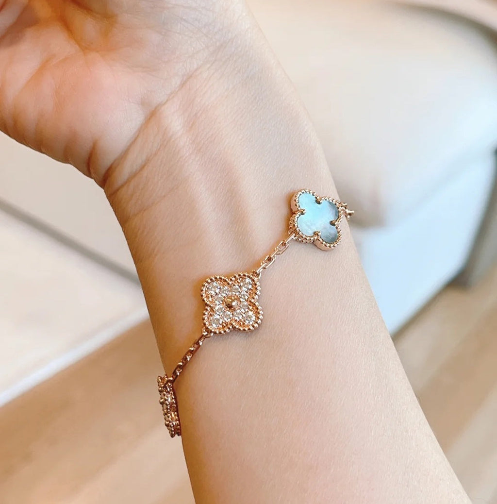 [Star]New CLOVER 5 MOTIF GRAY MOP BRACELET COLLECTION