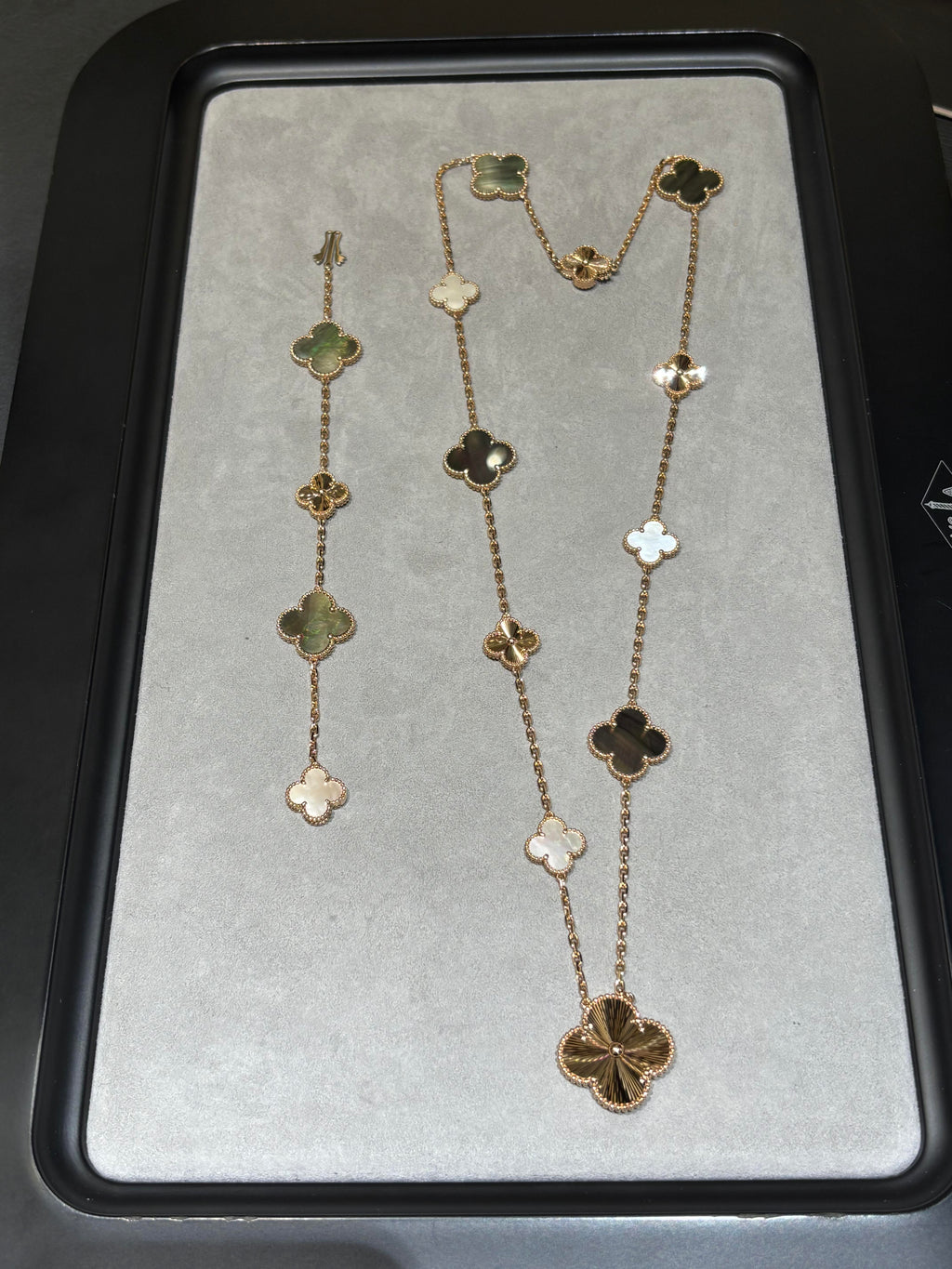 [¡®Star¡¯] 25 NEW CLOVER 15 MOTIFS GRAY MOTHER-OF-PEARL