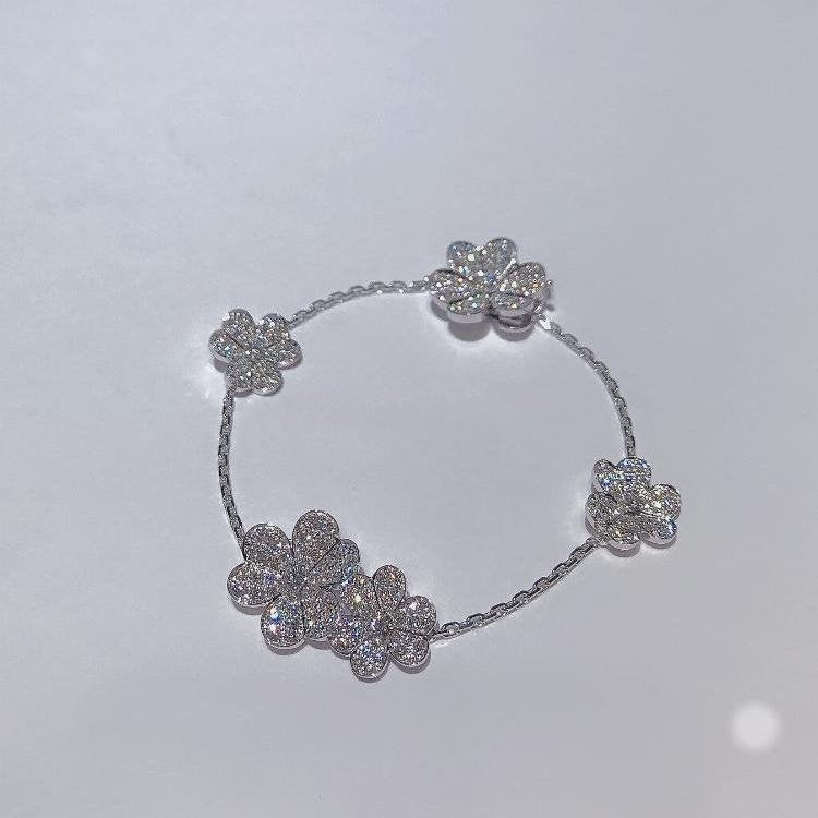 ¡®Star¡¯FRIVOLE SILVER 5 FLOWERS BRACELET