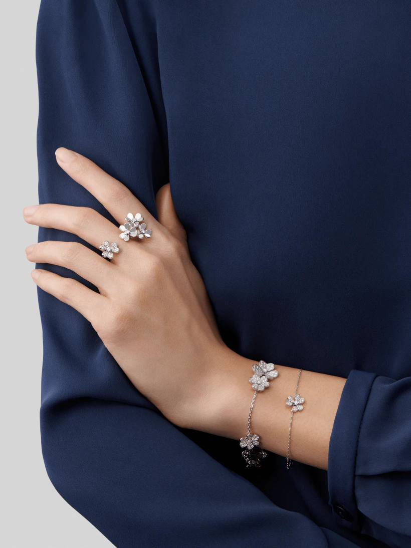 ¡®Star¡¯FRIVOLE SILVER FLOWER DIAMOND BRACELET