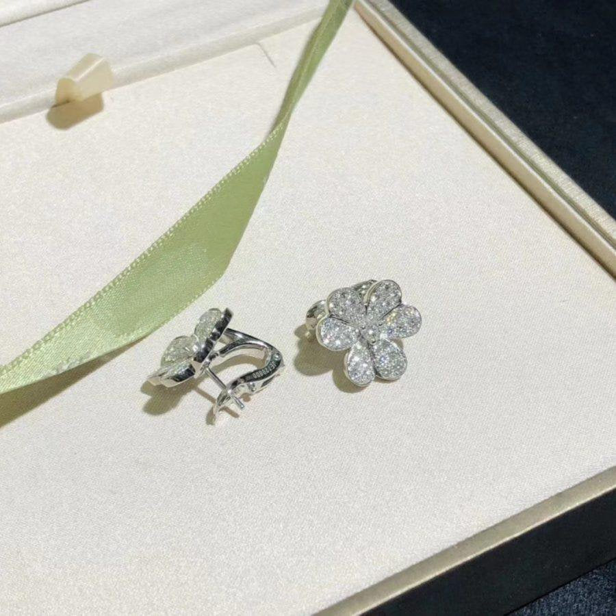 ¡®Star¡¯FRIVOLE SILVER FLOWER DIAMOND EARRINGS