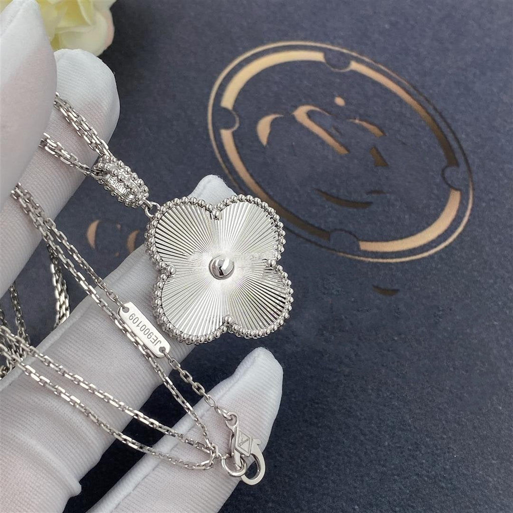 ¡®Star¡¯CLOVER 25MM SILVER BIG CLOVER NECKLACE