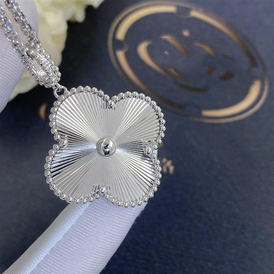 ¡®Star¡¯CLOVER 25MM SILVER BIG CLOVER NECKLACE