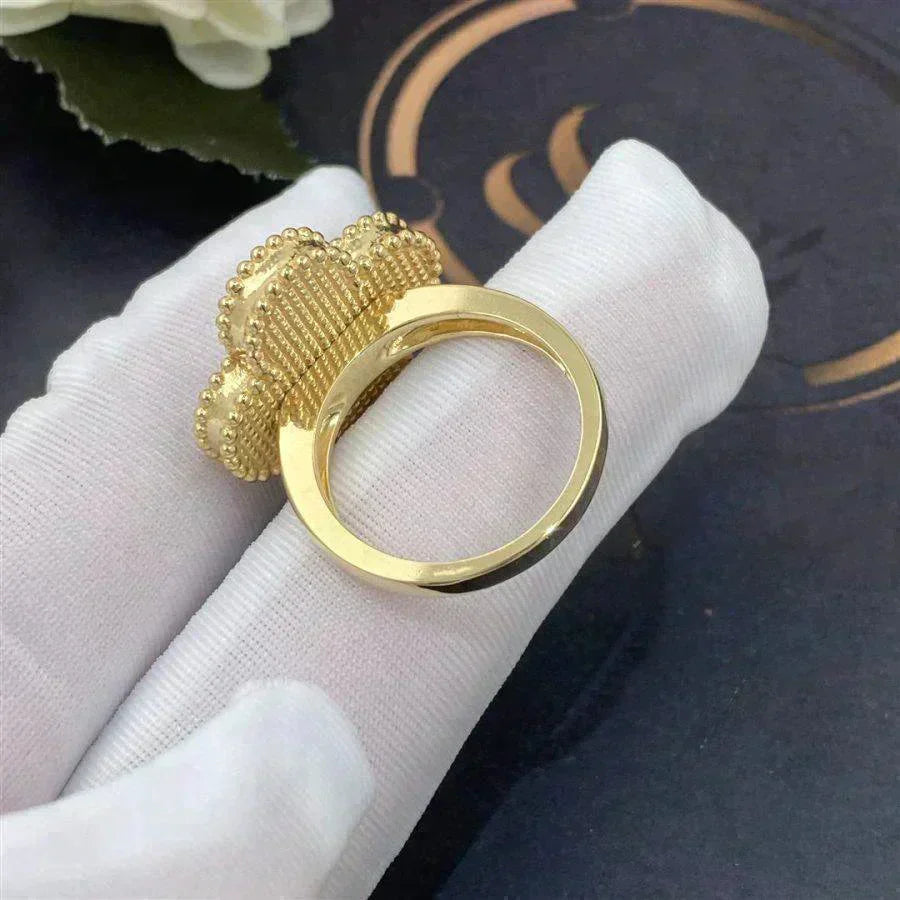 ¡®Star¡¯CLOVER WHITE MOP RING