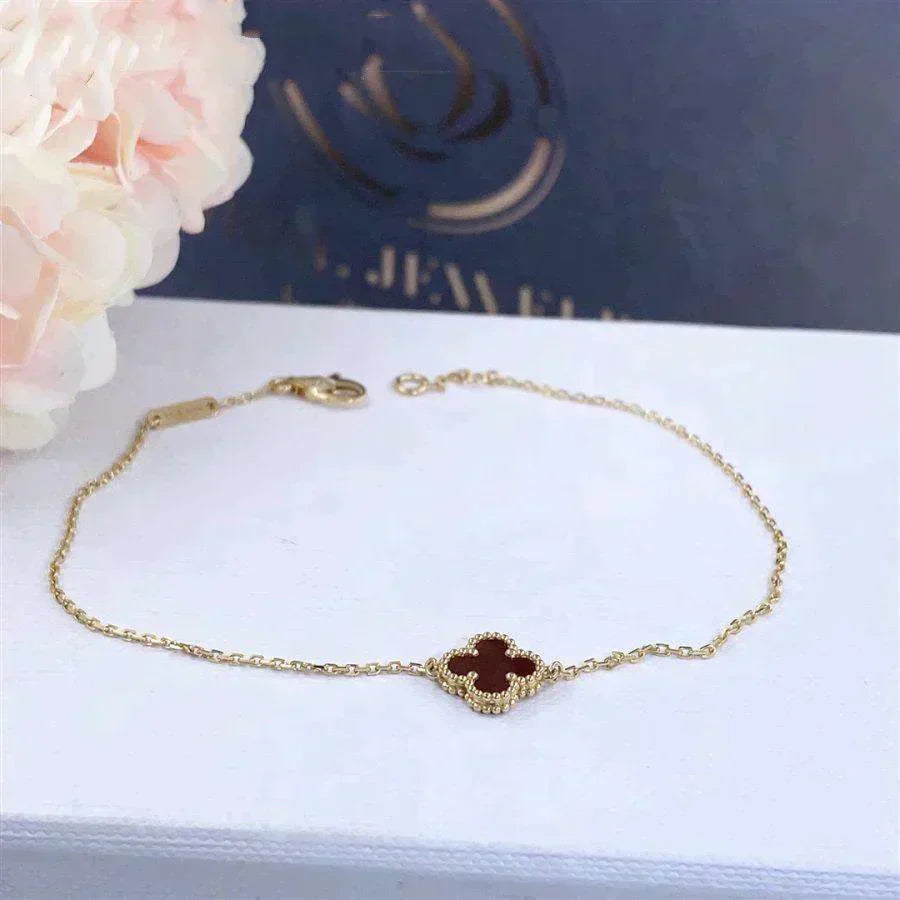 ¡®Star¡¯CLOVER  CARNELIAN SINGLE FLOWER BRACELET