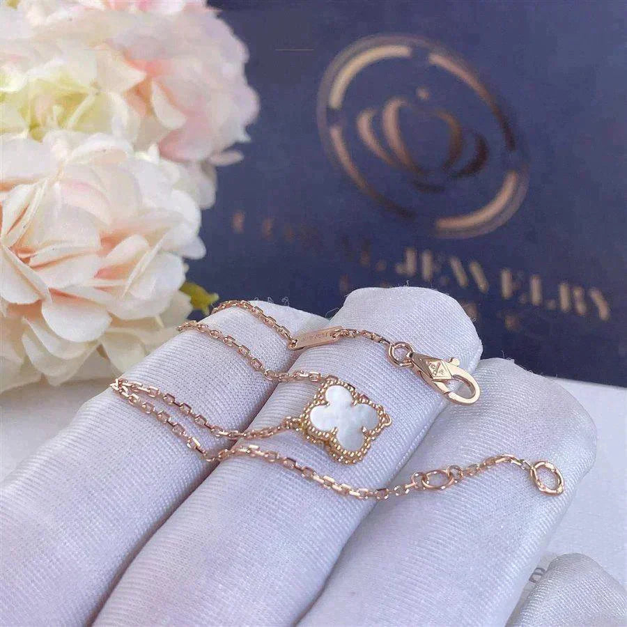 ¡®Star¡¯CLOVER WHITE MOP SINGLE FLOWER BRACELET