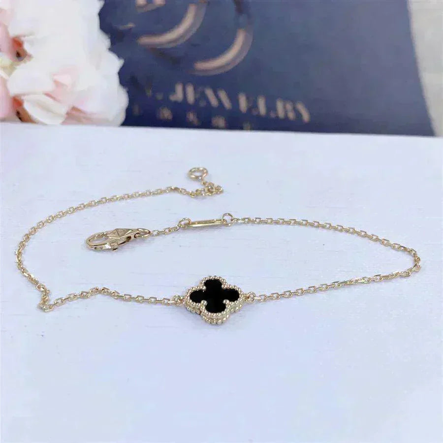 ¡®Star¡¯CLOVER ONYX SINGLE FLOWER BRACELET